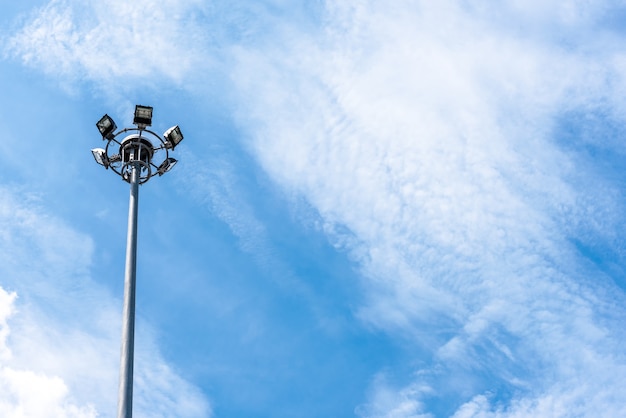 Ayuntamientos reducen un 35% el consumo eléctrico: inteligencia artificial revoluciona el alumbrado municipal adaptando horarios a necesidades reales