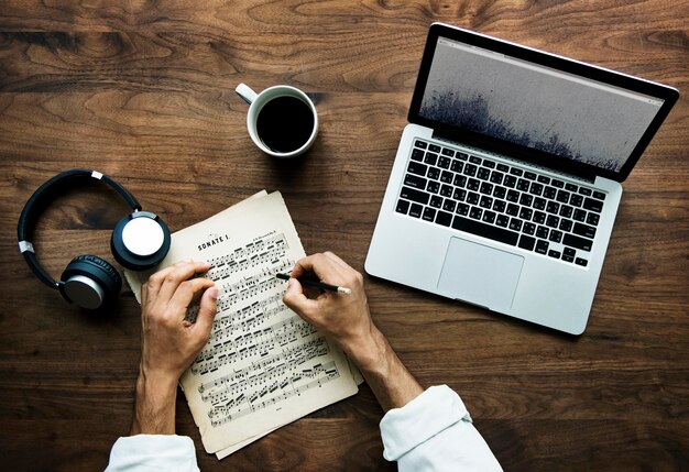 Progreso musical documentado nota a nota: familias conocen evolución específica con informes que muestran desarrollo técnico y artístico de sus hijos con ejemplos concretos